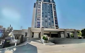 Sandton Skye